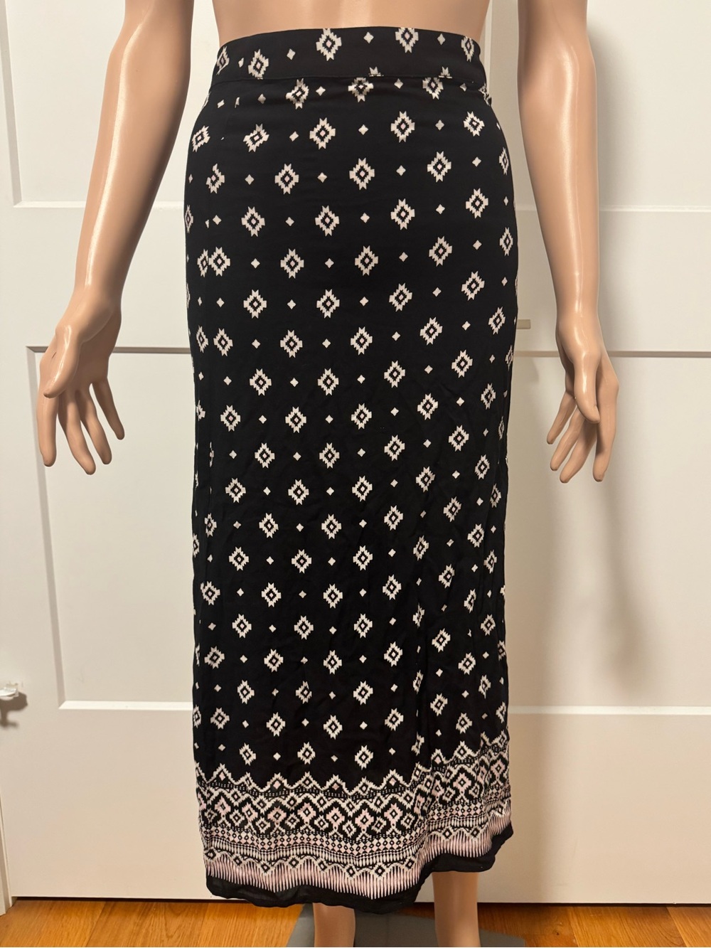 H&M Divided Black White Patterned Long Maxi Slit Skirt 32 2 0 XS